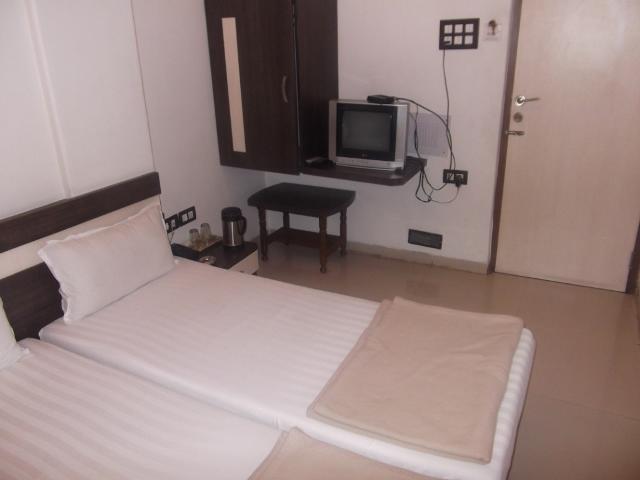 Hotel Navi Mumbai Room photo