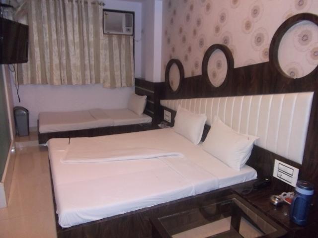 Hotel Navi Mumbai Room photo