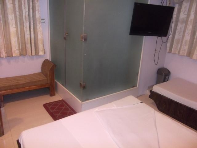 Hotel Navi Mumbai Room photo