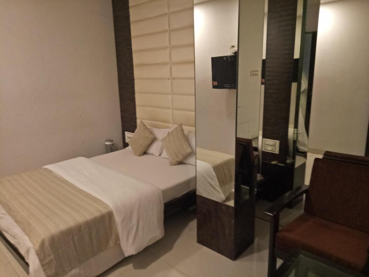Hotel Navi Mumbai Exterior photo