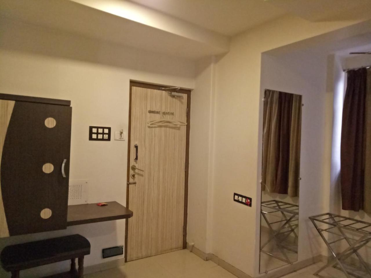 Hotel Navi Mumbai Exterior photo